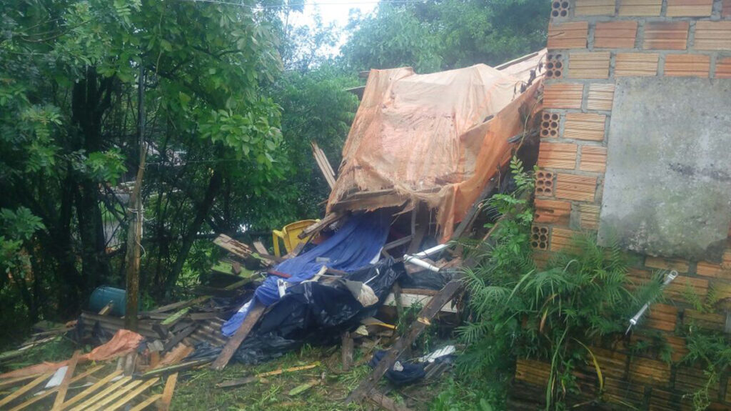 1209 CASA CHUVA SAP 5