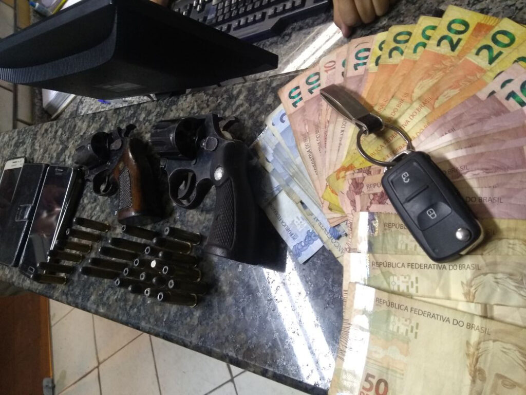 1704 PRISÃO ARMAS TRAMANDAÍ 01