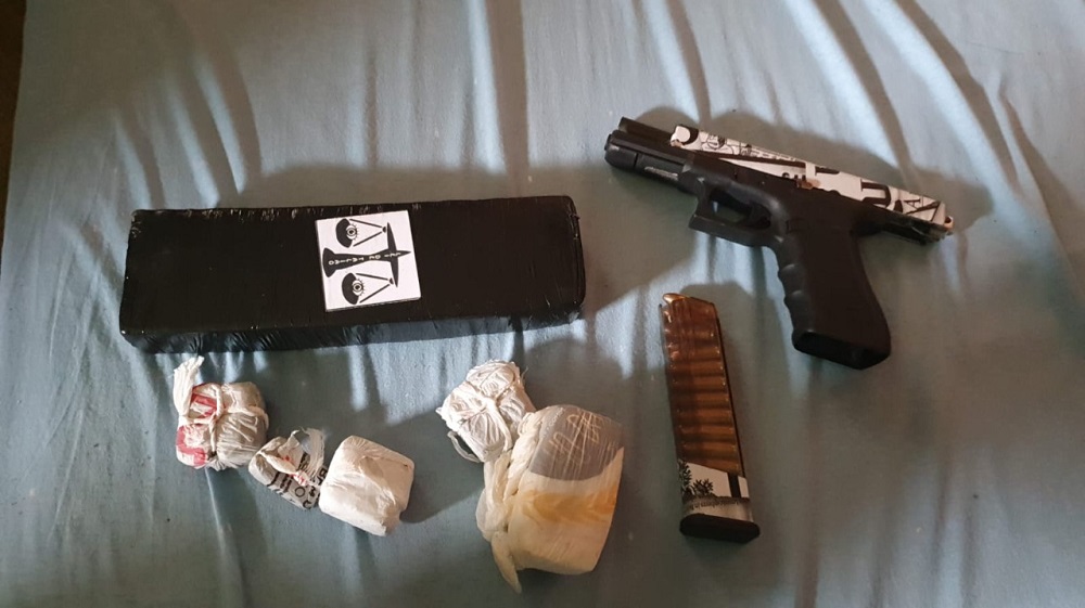 Armas e drogas foram apreendidas. Foto: Brigada Militar
