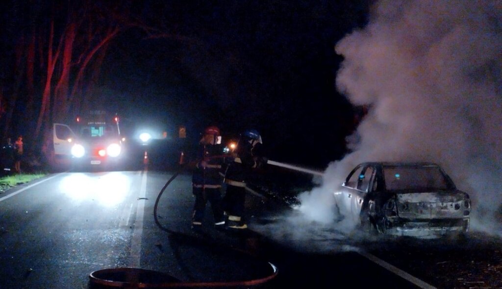 210323 INCÊNDIO CARRO 040 2