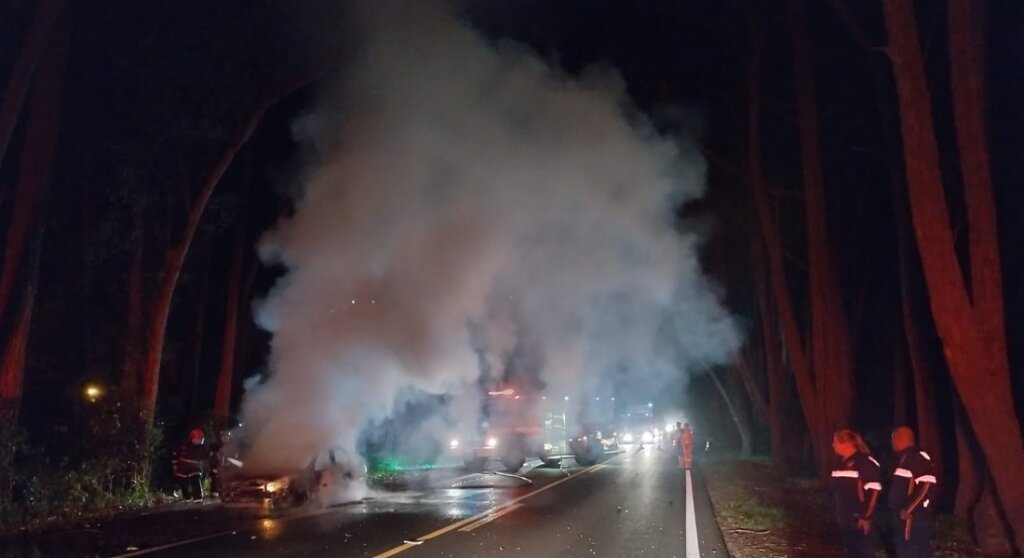 210323 INCÊNDIO CARRO 040 3