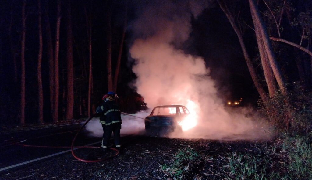 210323 INCÊNDIO CARRO 040 4