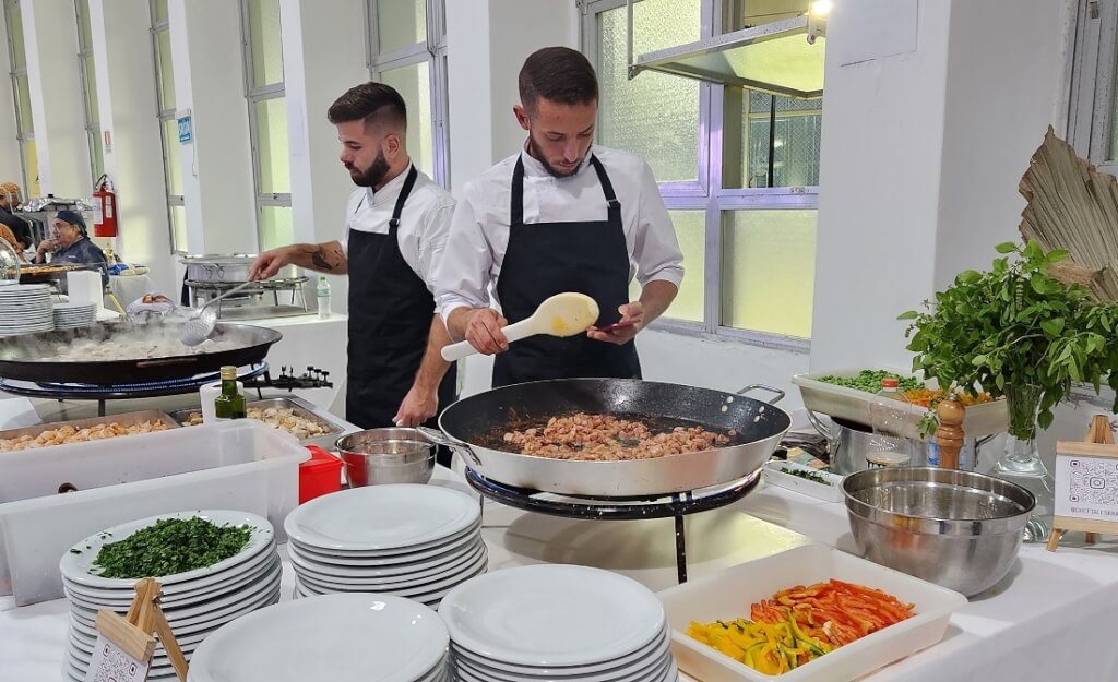 O Sal O Da Sat Lotado Jantar Dos Cozinheiros Marca Lan Amento Da