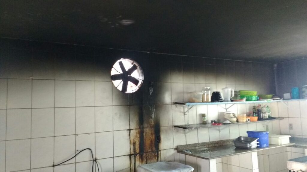0904 INCÊNDIO RESTAURANTE TRAMANDAÍ 2