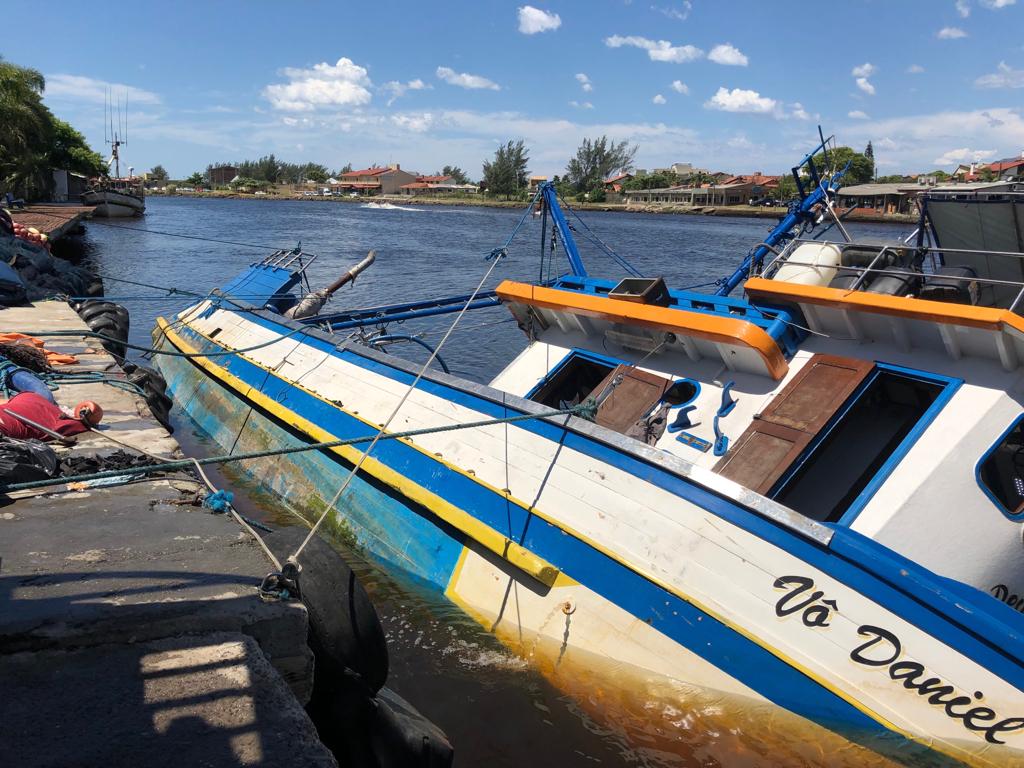 270219 ACIDENTE BARCO RIO MAMPITUBA