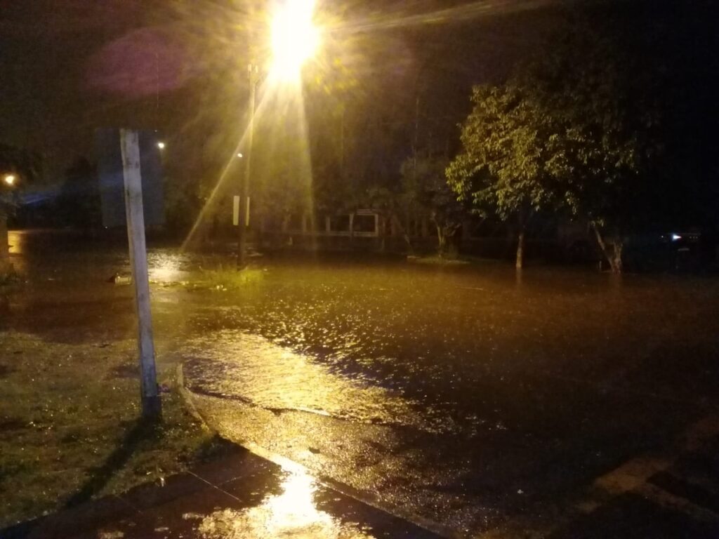 160419 CHUVA TRAMANDAÍ Cristiano Henrique - Militão de Almeida Rodoviária