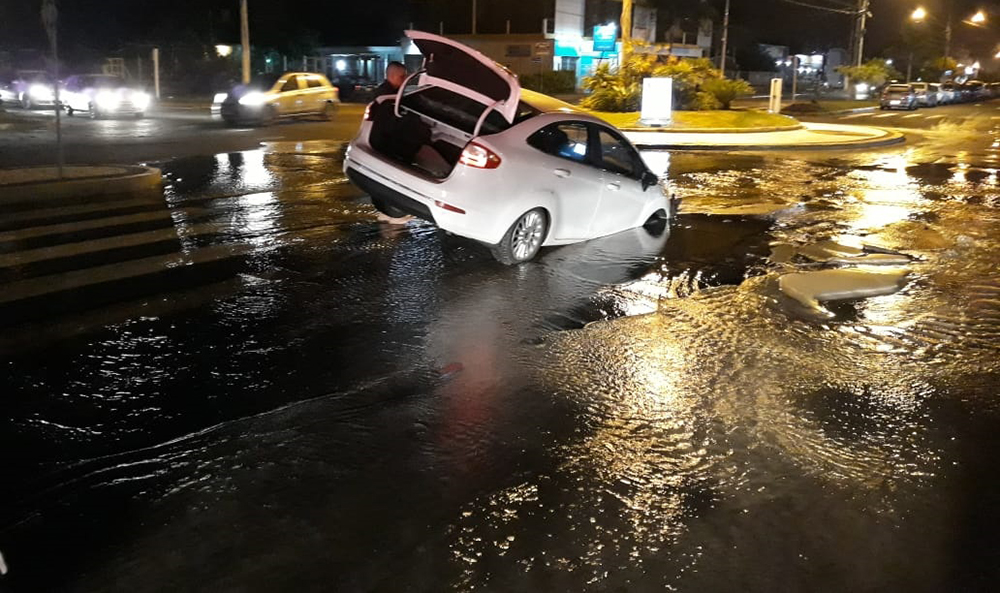 211119 CARRO CAI BURACO CAPÃO 2