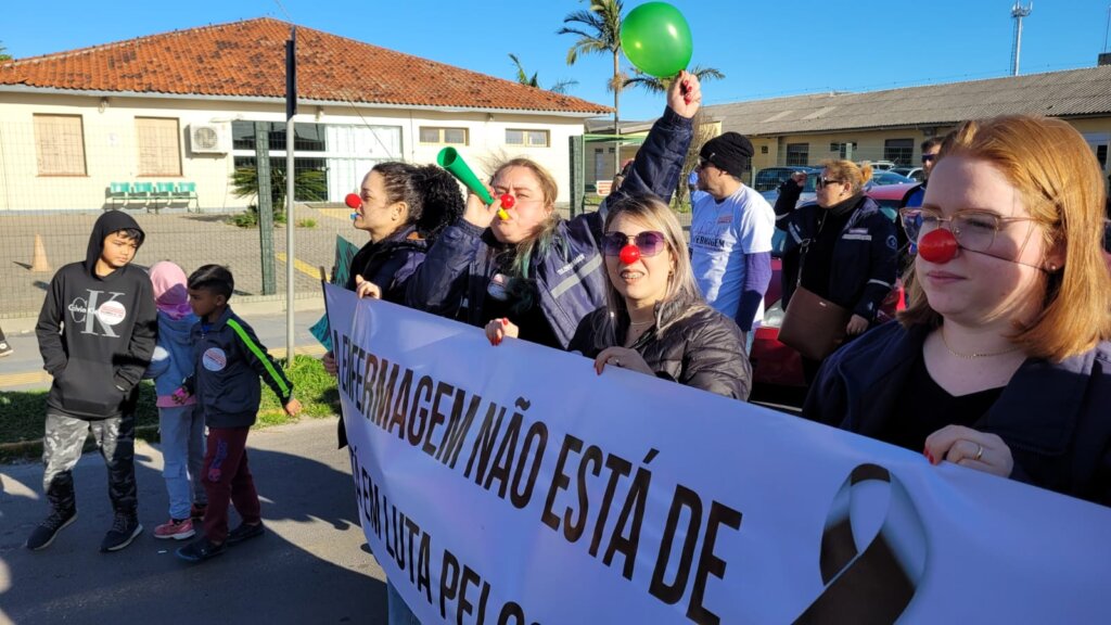 100922 PROTESTO ENFERMAGEM TRAMANDAÍ 2