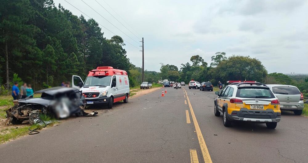 Colisão frontal provoca morte na Estrada do Mar, em Torres