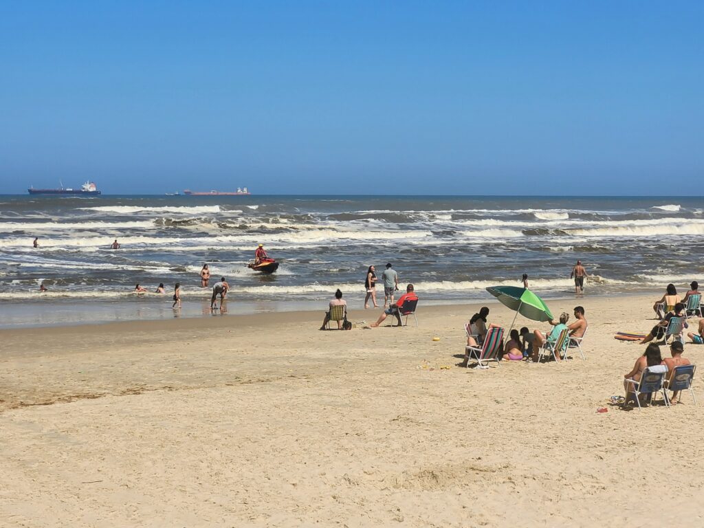 29102023 MOVIMENTO PRAIA TRAMANDAÍ (3)