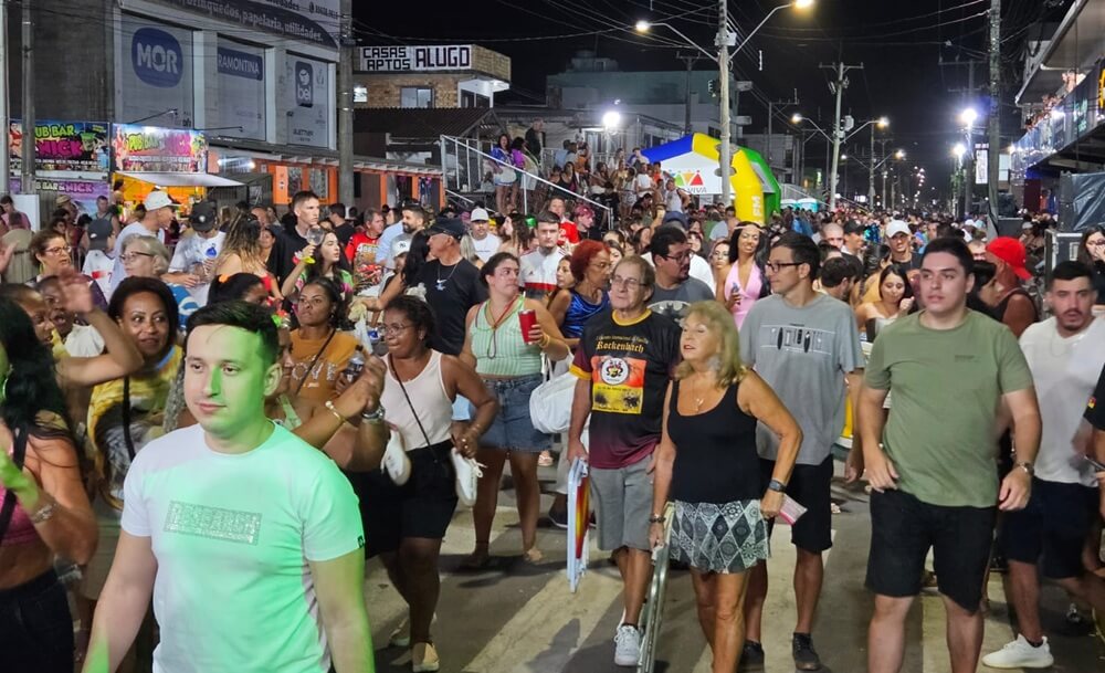 020325 CARNAVAL ARROIO DO SAL arrastão